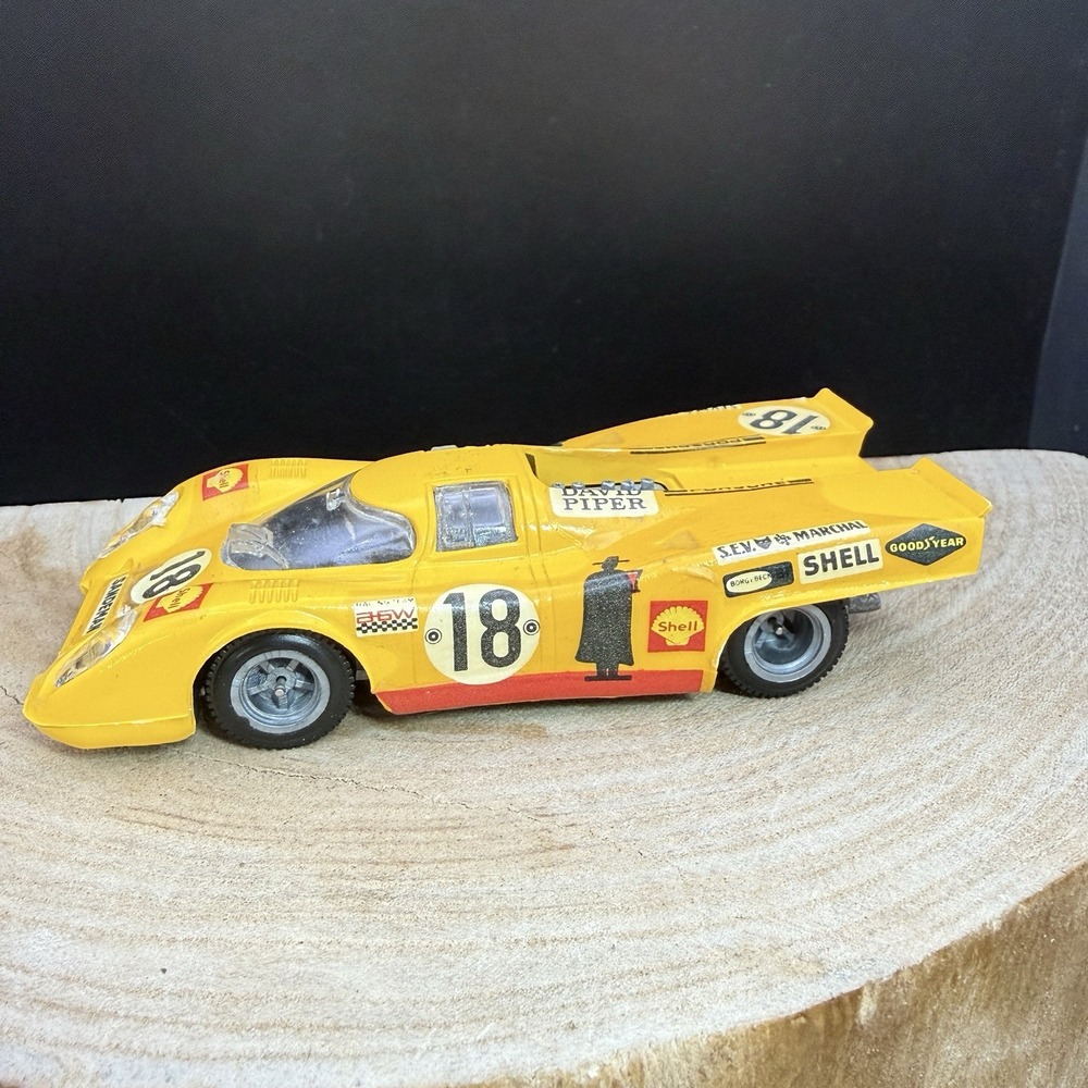 Modele Depose Super  Champion 1:43 Porsche 917K #18 David Piper Sandeman Le Mans